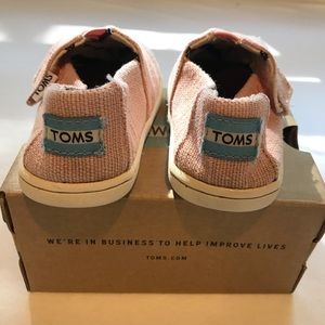 Baby girl TOMS